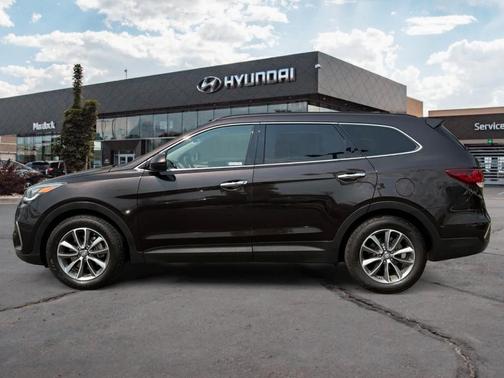 2017 Hyundai SANTA FE SE
