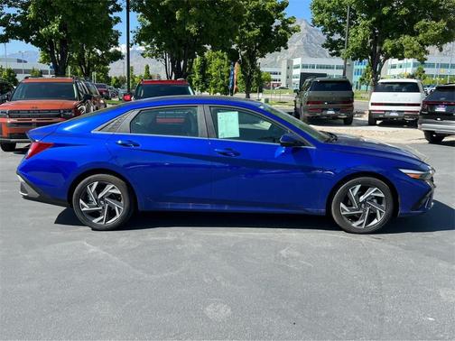 2025 Hyundai ELANTRA Limited