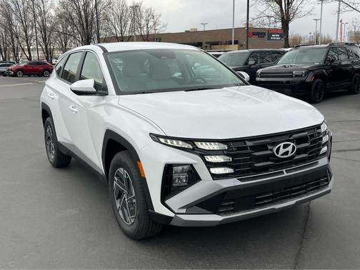 Pearl 2026 Hyundai TUCSON Hybrid Blue SE
