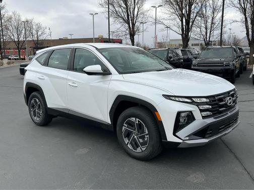 Pearl 2026 Hyundai TUCSON Hybrid Blue SE