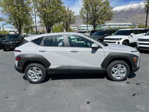 Cyber Gray Metallic 2026 Hyundai KONA SE