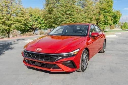 2025 Hyundai ELANTRA Limited