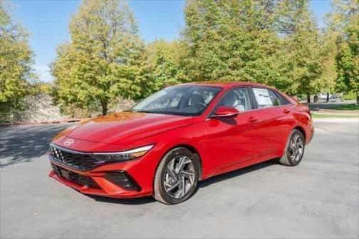 2025 Hyundai ELANTRA Limited