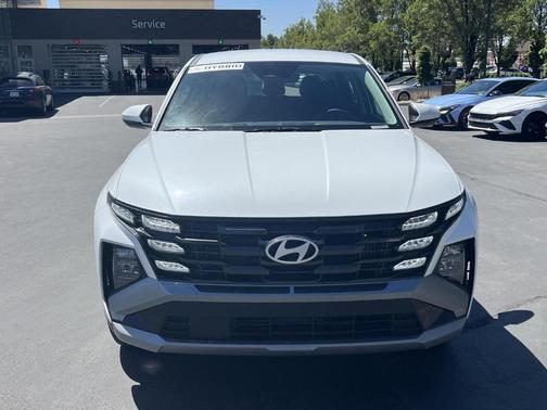 Pearl 2026 Hyundai TUCSON Hybrid Blue SE