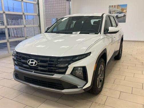 Pearl 2026 Hyundai TUCSON Hybrid Blue SE
