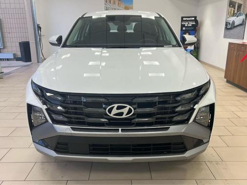 Pearl 2026 Hyundai TUCSON Hybrid Blue SE