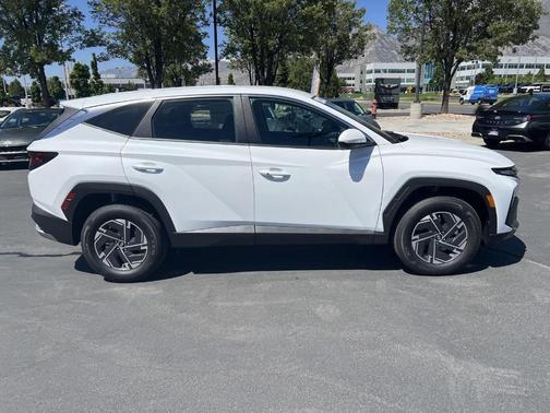 Pearl 2026 Hyundai TUCSON Hybrid Blue SE