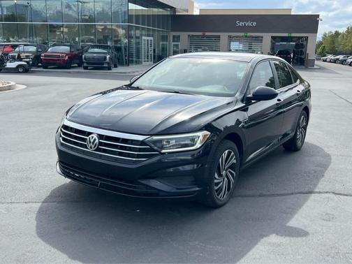 Deep Black Pearl Effect 2020 Volkswagen Jetta 1.4T SEL