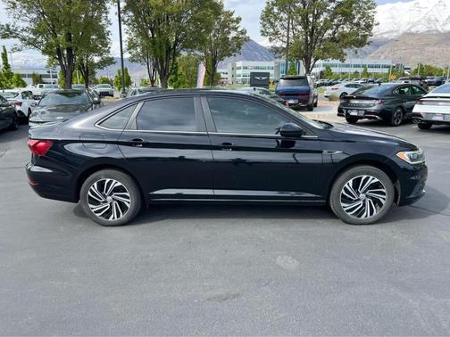 Deep Black Pearl Effect 2020 Volkswagen Jetta 1.4T SEL
