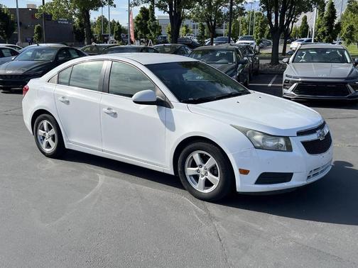 Summit White 2014 Chevrolet Cruze 1LT