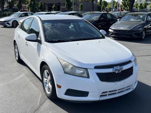 Summit White 2014 Chevrolet Cruze 1LT