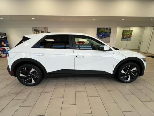 2026 Hyundai IONIQ 5 SE