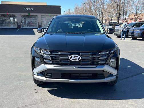 Phantom Black 2026 Hyundai TUCSON SE