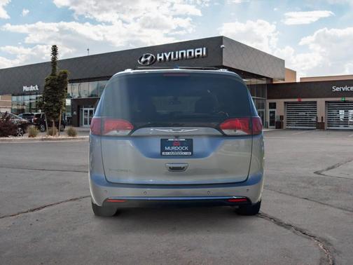 2019 Chrysler Pacifica Touring-L
