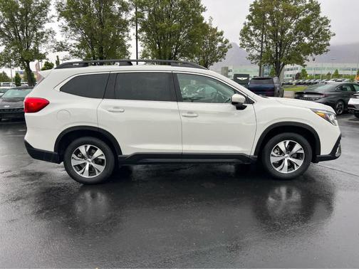 Crystal White Pearl 2025 Subaru Ascent Premium