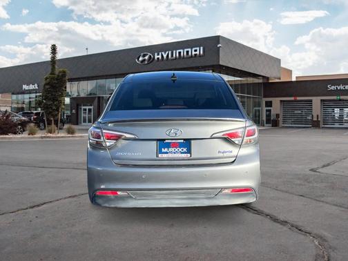2017 Hyundai SONATA Hybrid Limited