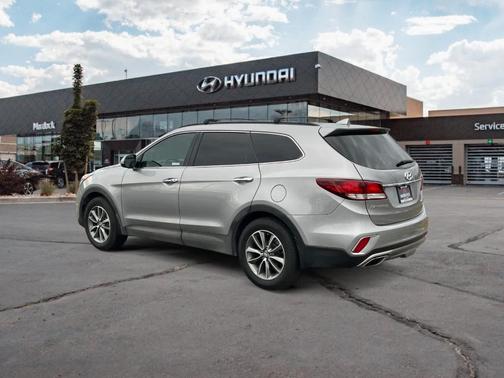 2018 Hyundai SANTA FE SE