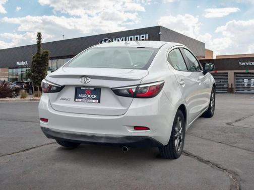 2019 Toyota Yaris Sedan LE