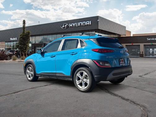 2022 Hyundai KONA SEL
