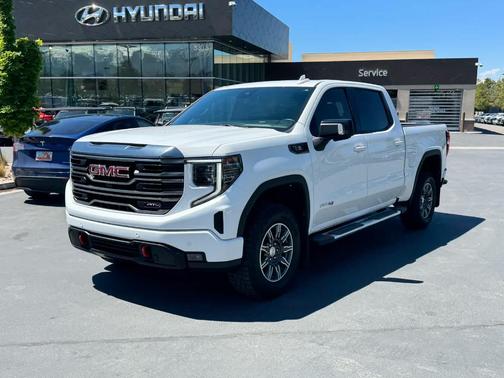Summit White 2024 GMC Sierra 1500 AT4