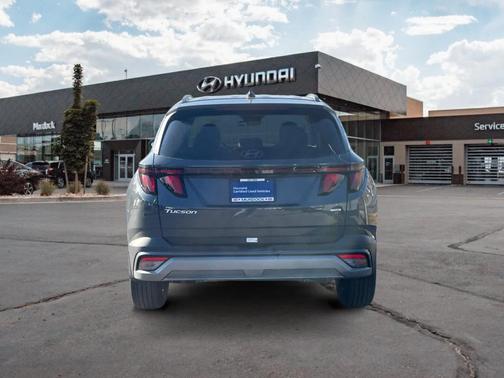 2026 Hyundai TUCSON SEL