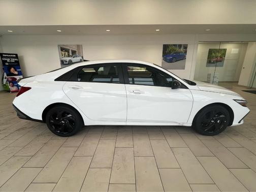 2026 Hyundai ELANTRA HEV SEL