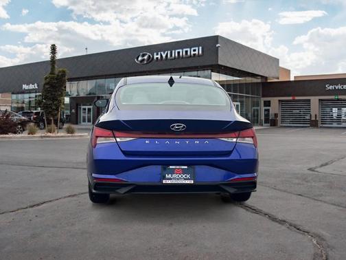 2023 Hyundai ELANTRA SE