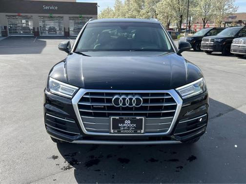Mythos Black Metallic 2018 Audi Q5 2.0T Premium