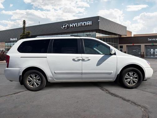 2012 Kia Sedona LX