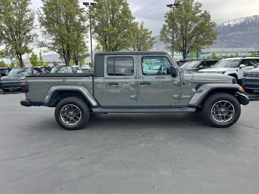 Sting Gray Clearcoat 2021 Jeep Gladiator Overland
