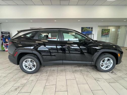 Phantom Black 2026 Hyundai TUCSON SE