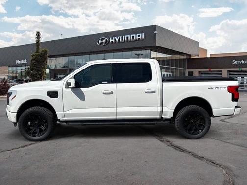 2023 Ford F-150 Lightning LARIAT