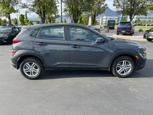 Gray 2023 Hyundai KONA SE