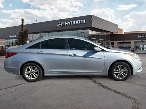 2013 Hyundai SONATA GLS