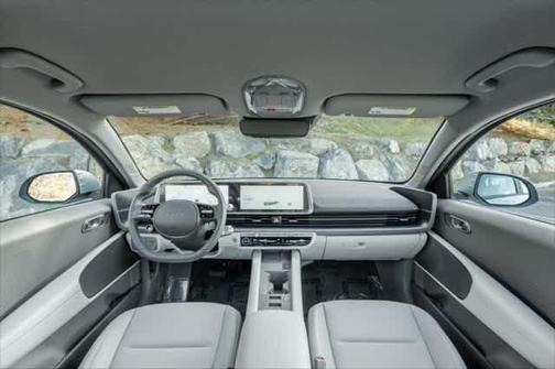 2025 Hyundai IONIQ 6 SEL