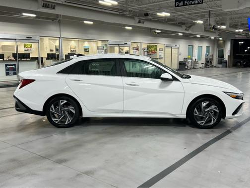 2026 Hyundai ELANTRA HEV Limited