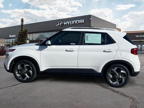 2024 Hyundai VENUE SEL