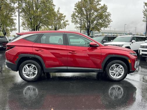 Red 2025 Hyundai TUCSON SE