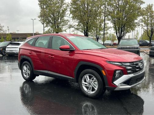 Red 2025 Hyundai TUCSON SE