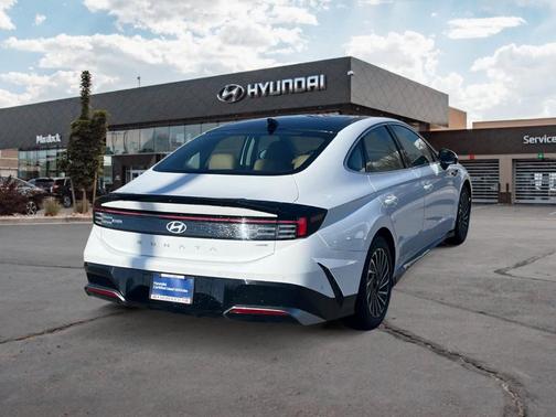 2024 Hyundai SONATA Hybrid Limited