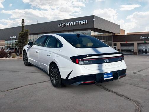 2024 Hyundai SONATA Hybrid Limited