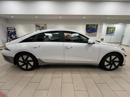 2025 Hyundai IONIQ 6 SE