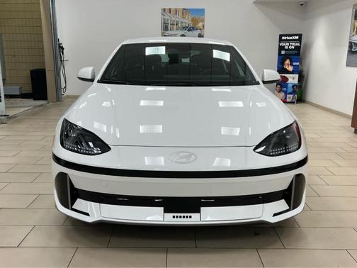 2025 Hyundai IONIQ 6 SE