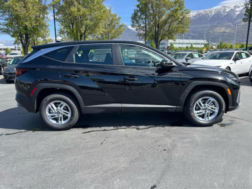 Black 2026 Hyundai TUCSON SE