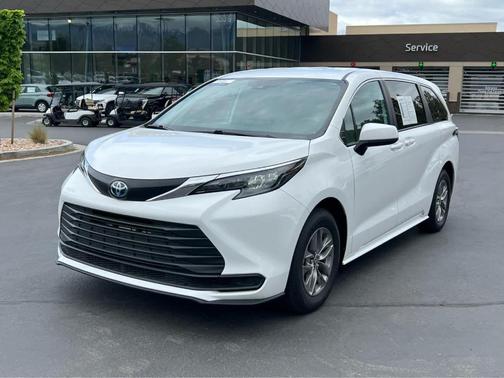Ice 2025 Toyota Sienna LE