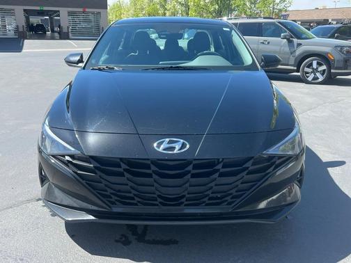 2022 Hyundai ELANTRA HEV Blue