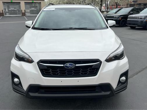 Crystal White Pearl 2019 Subaru Crosstrek 2.0i Limited