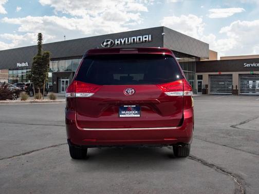 2014 Toyota Sienna LE