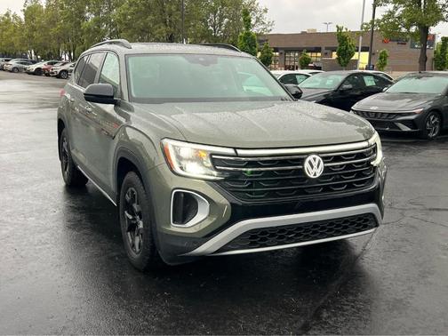 Avocado Green 2024 Volkswagen Atlas 2.0T Peak Edition SE w/Technology