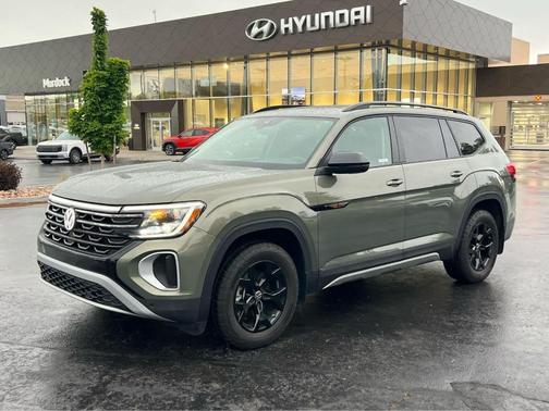 Avocado Green 2024 Volkswagen Atlas 2.0T Peak Edition SE w/Technology